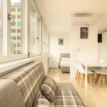 Bordox Nuovi E Luminosi Presso La Stazione E Il Centro Storico アパート ウーディネ