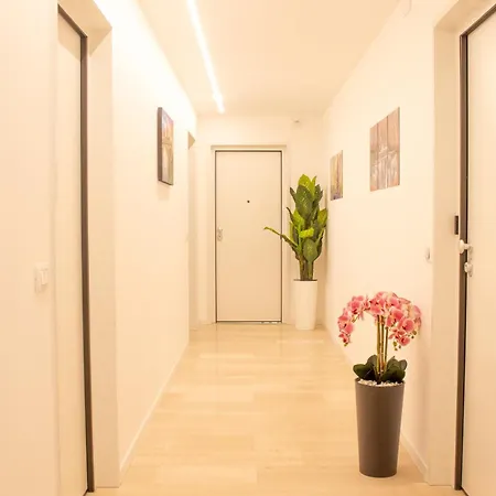 Bordox Nuovi E Luminosi Presso La Stazione E Il Centro Storico Apartman