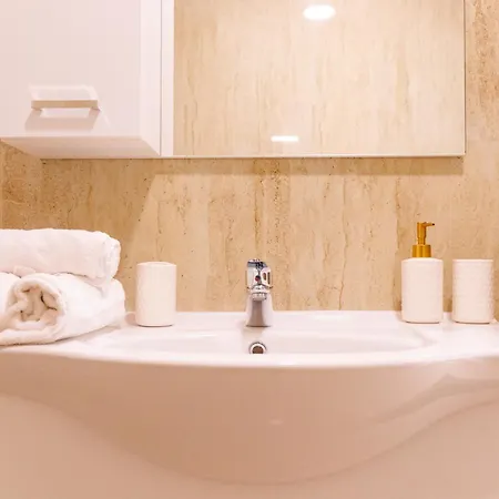 アパート Bordox Nuovi E Luminosi Presso La Stazione E Il Centro Storico ウーディネ