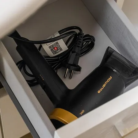 Bordox Nuovi E Luminosi Presso La Stazione E Il Centro Storico ウーディネ